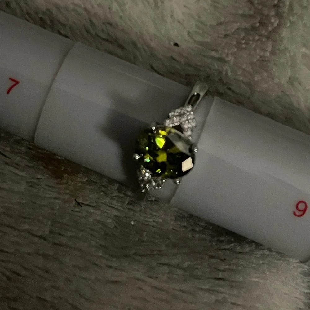 New Sterling Silver Elegant Minimalist Adjustable Peridot & White Sapphire Ring